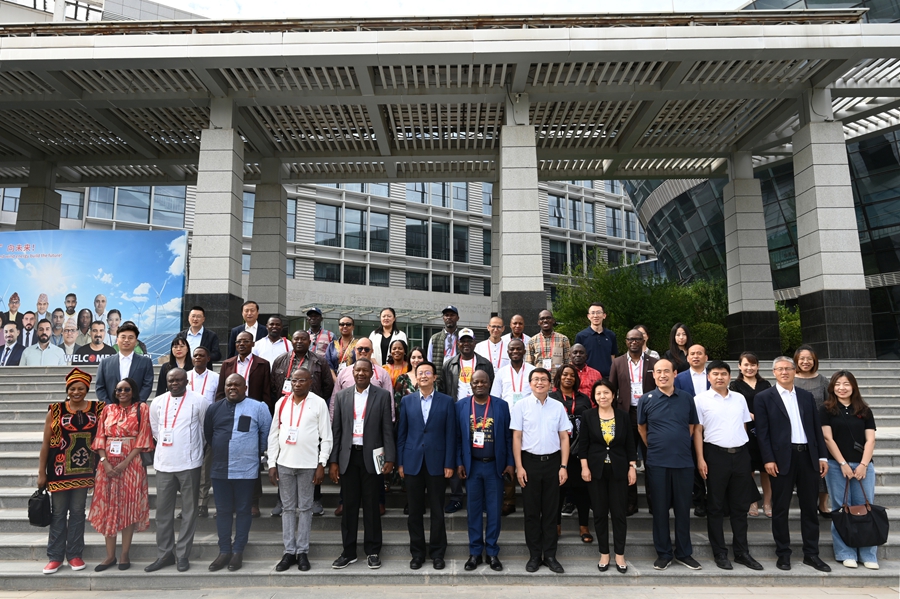 甘肃自然能源研究所与非洲法语国家改革开放中国经验交流研讨班召开交流座谈会