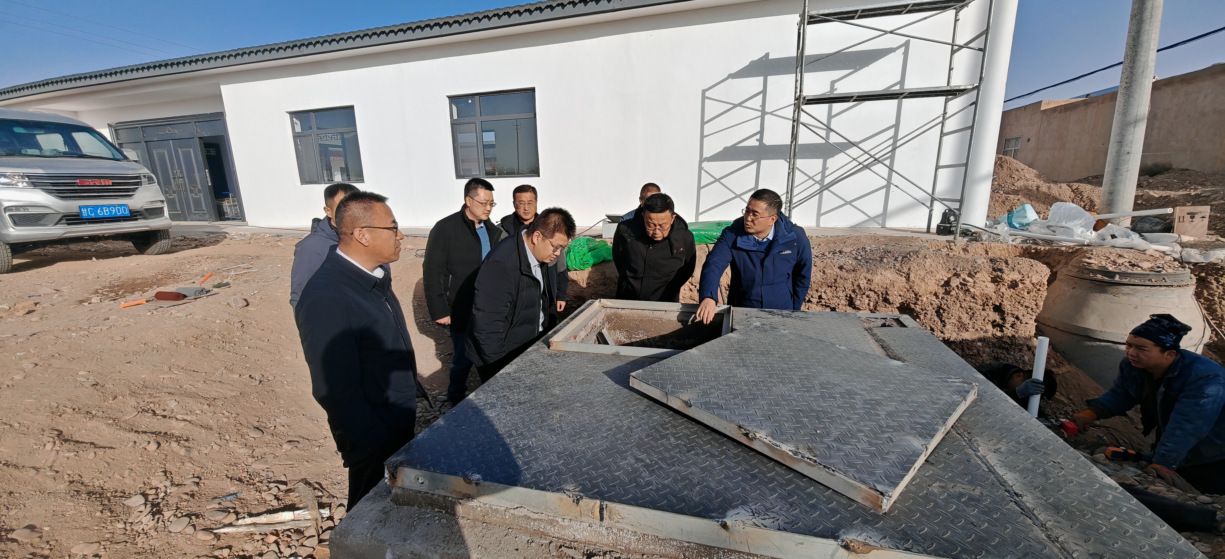 党委书记、所长魏军赴金昌市视察我所承担的太阳能光伏光热一体化清洁取暖项目